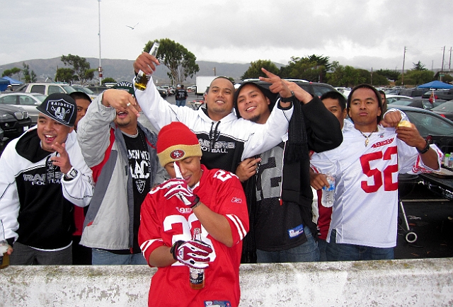 Niners-Raiders-005.JPG - The San Francisco 49ers beat the Oakland Raiders 17-9 at Candlestick Park, October 17, 2010.